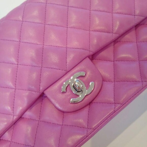 Authentic CHANEL CC Medium Classic Flap Lambskin Quilted Pink Valentine Handbag - Picture 3 of 11